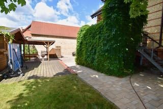 Hof mit Terrasse