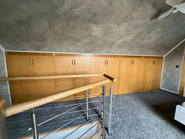 Penthouse in Lieskau Einbauschränke im Schlafzimmer