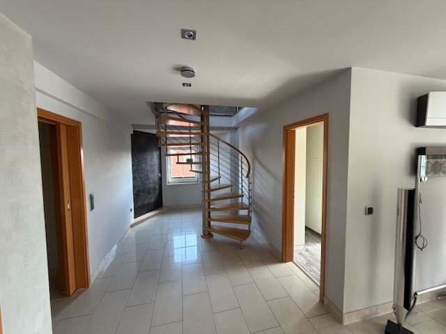 Penthouse in Lieskau Treppe zum OB  