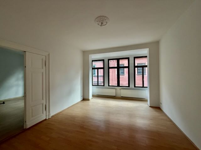 Helle 3-Raum-Wohnung mit hohen Decken in der Innenstadt